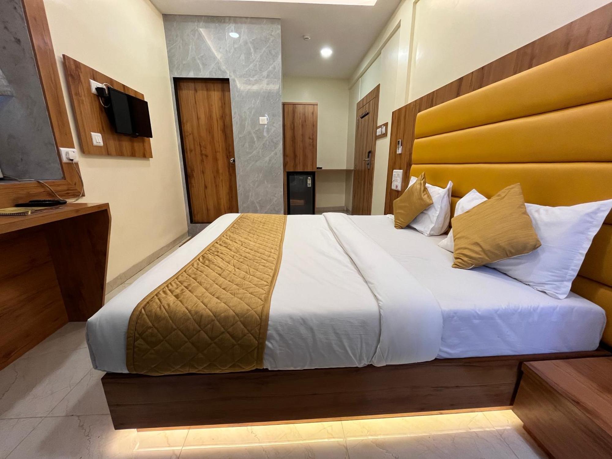Hotel National - Grant Road مومباي المظهر الخارجي الصورة